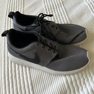 Nike Rosche Sneakers